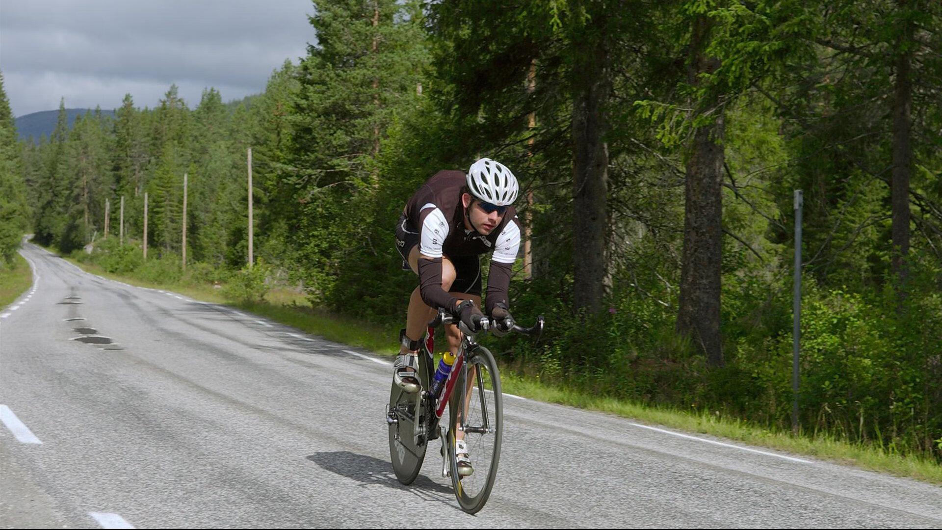中国攀岩新星闪耀国际赛场 巴黎奥运资格赛再创佳绩